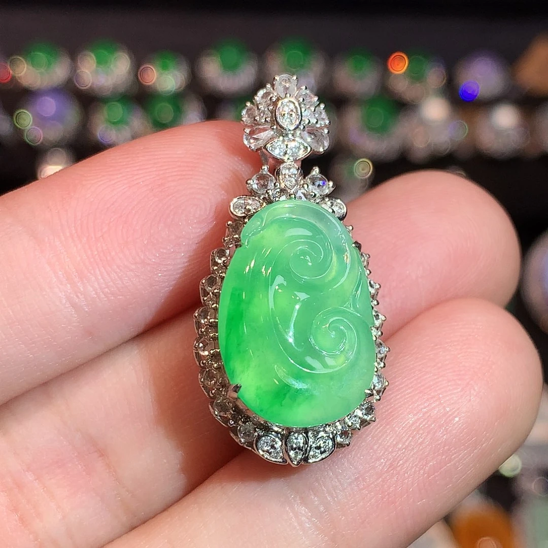 翡翠18K金镶嵌吊坠(赠链)高冰金丝绿如意吊坠