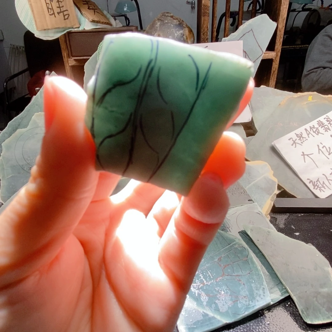 翡翠挂件未镶嵌翡翠原材料05