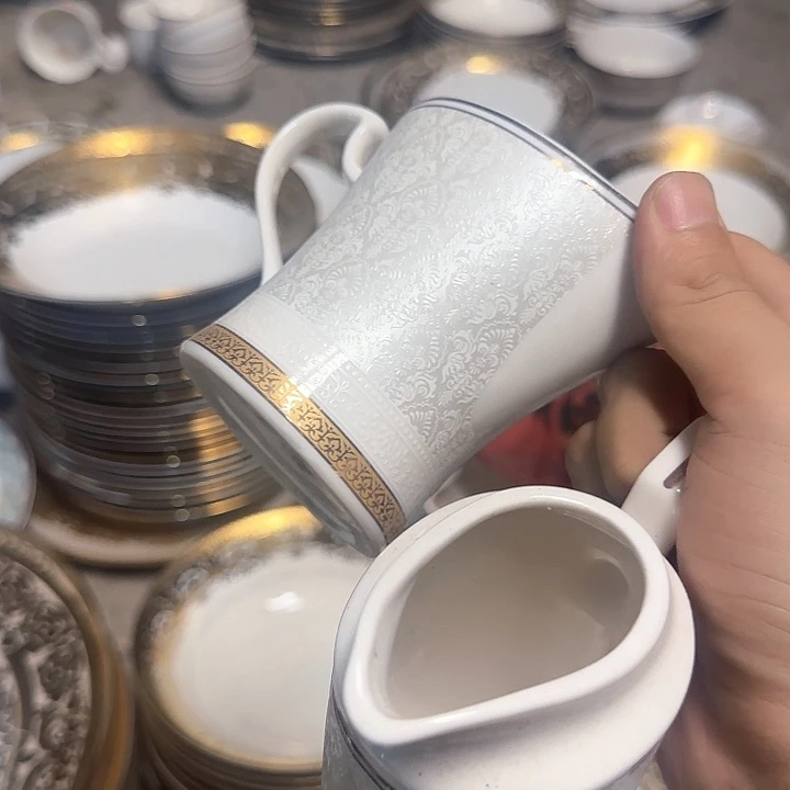 搪瓷微瑕疵两个倒流壶