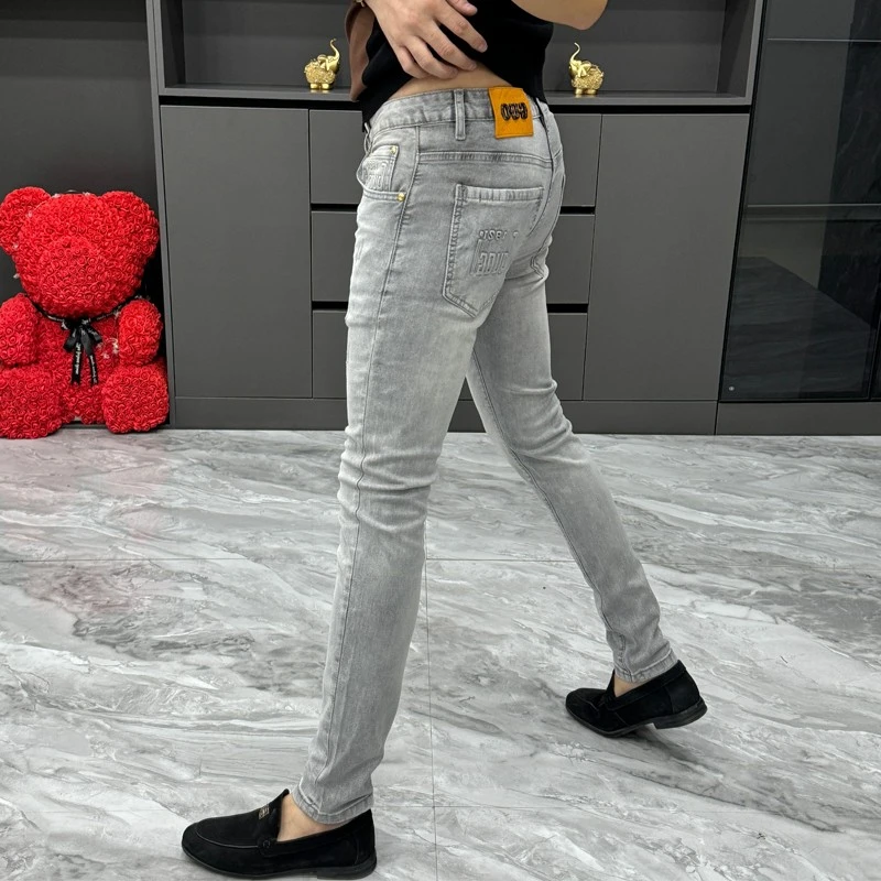 春秋季浅色牛仔裤男士潮牌修身做旧小脚裤欧货简约青年舒适长裤子