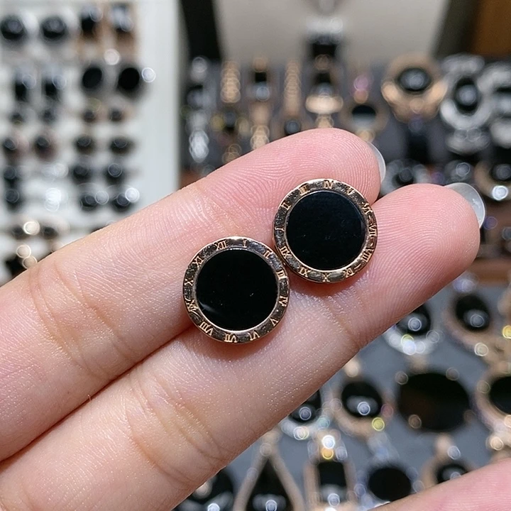 翡翠18K金镶嵌耳钉圆牌