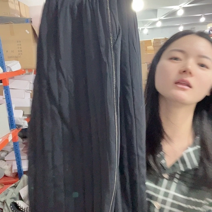 黑色裤子xl。 145啦啦啦啦