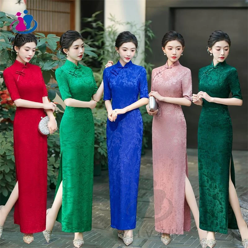 新中式旗袍新款2025改良安可拉红长款敬酒年会走秀表演连衣裙
