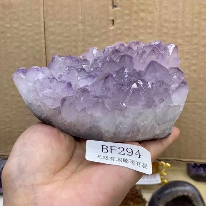 暖***白未镶嵌水晶大型摆件（非配饰）