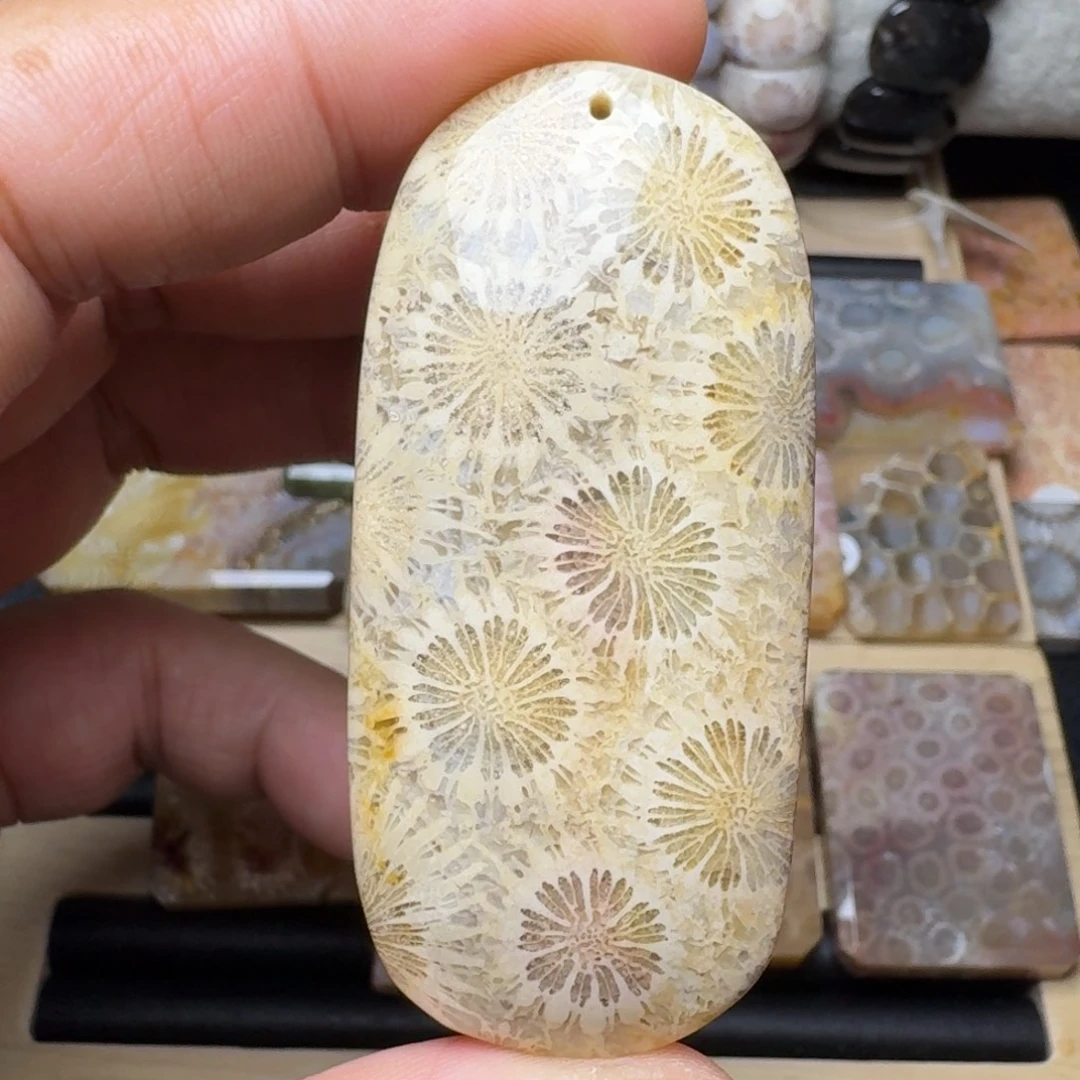 硅化玉未镶嵌纯天然色有机玉石保真色