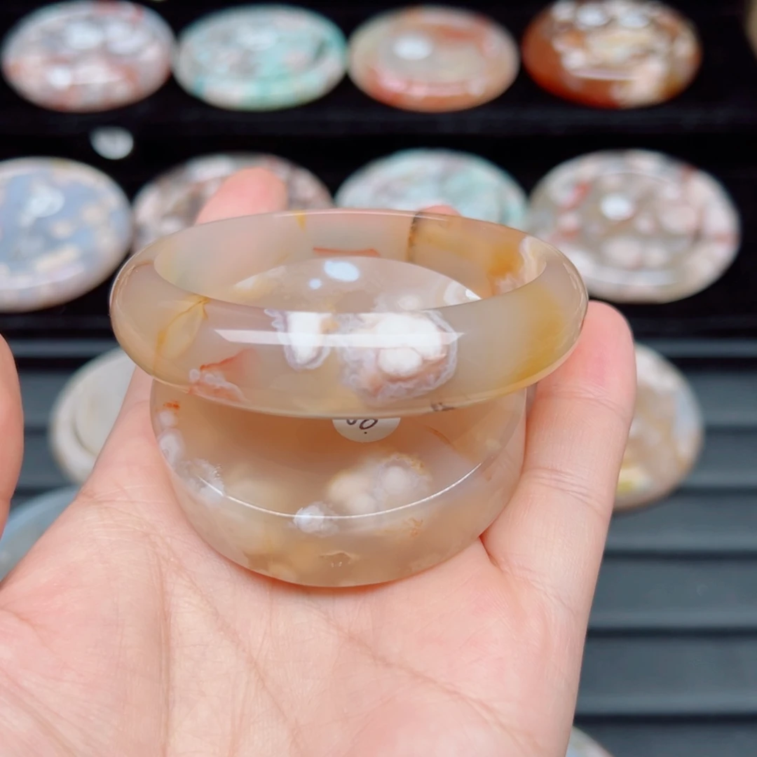 玛瑙/玉髓手镯未镶嵌61