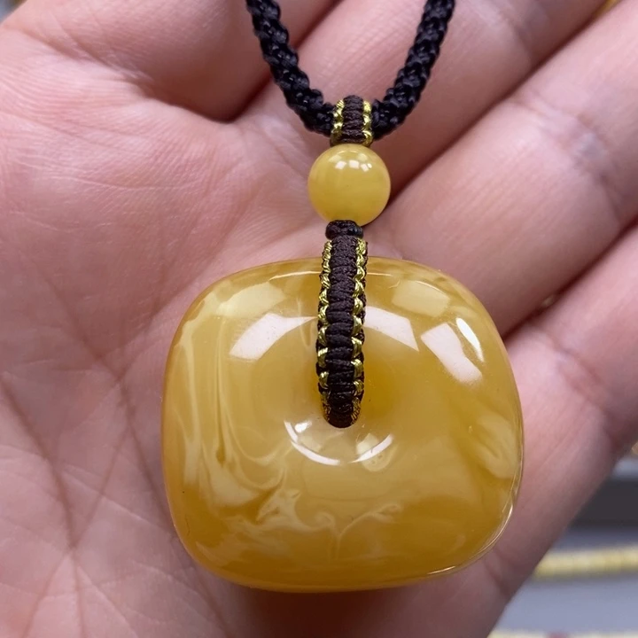 琥珀未镶嵌颈饰吊坠