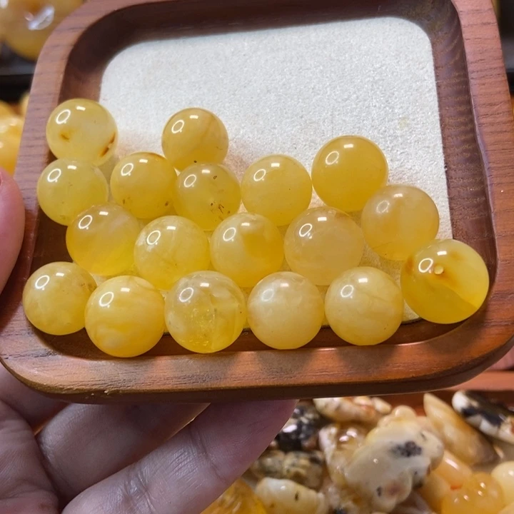 琥珀未镶嵌珠宝奇石