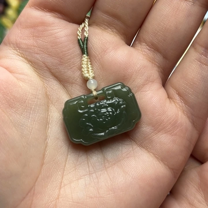 和田玉未镶嵌颈饰锁牌