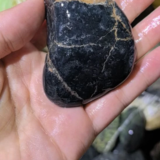 闫***礼有机玻璃藏玉药王石原石一个