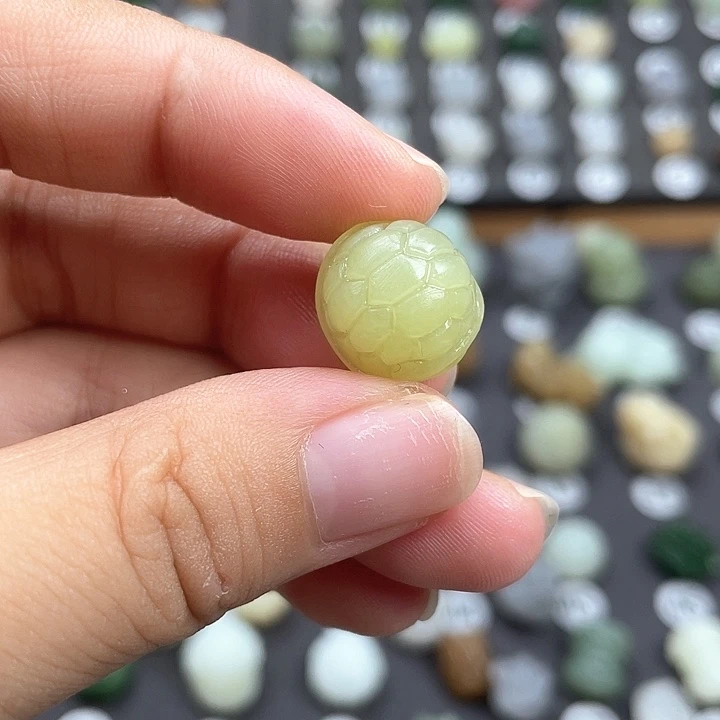 颈饰未镶嵌和田玉富甲珠子定制