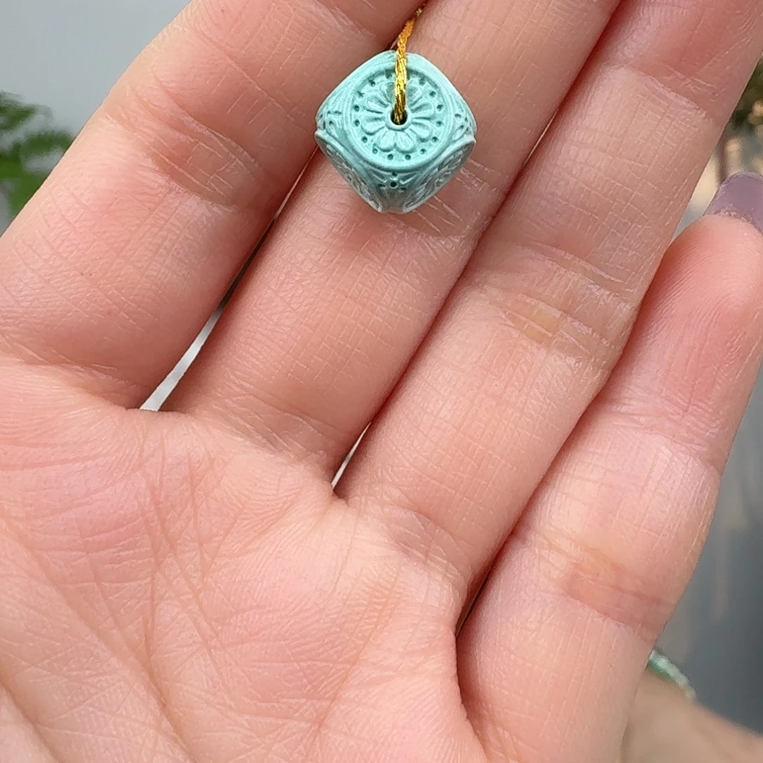 绿松石未镶嵌挂件