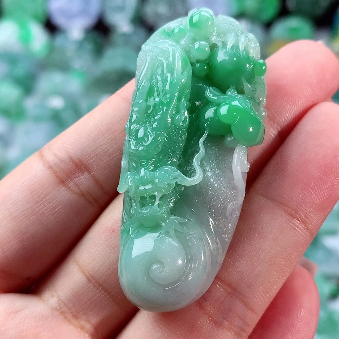翡翠未镶嵌颈饰翡翠