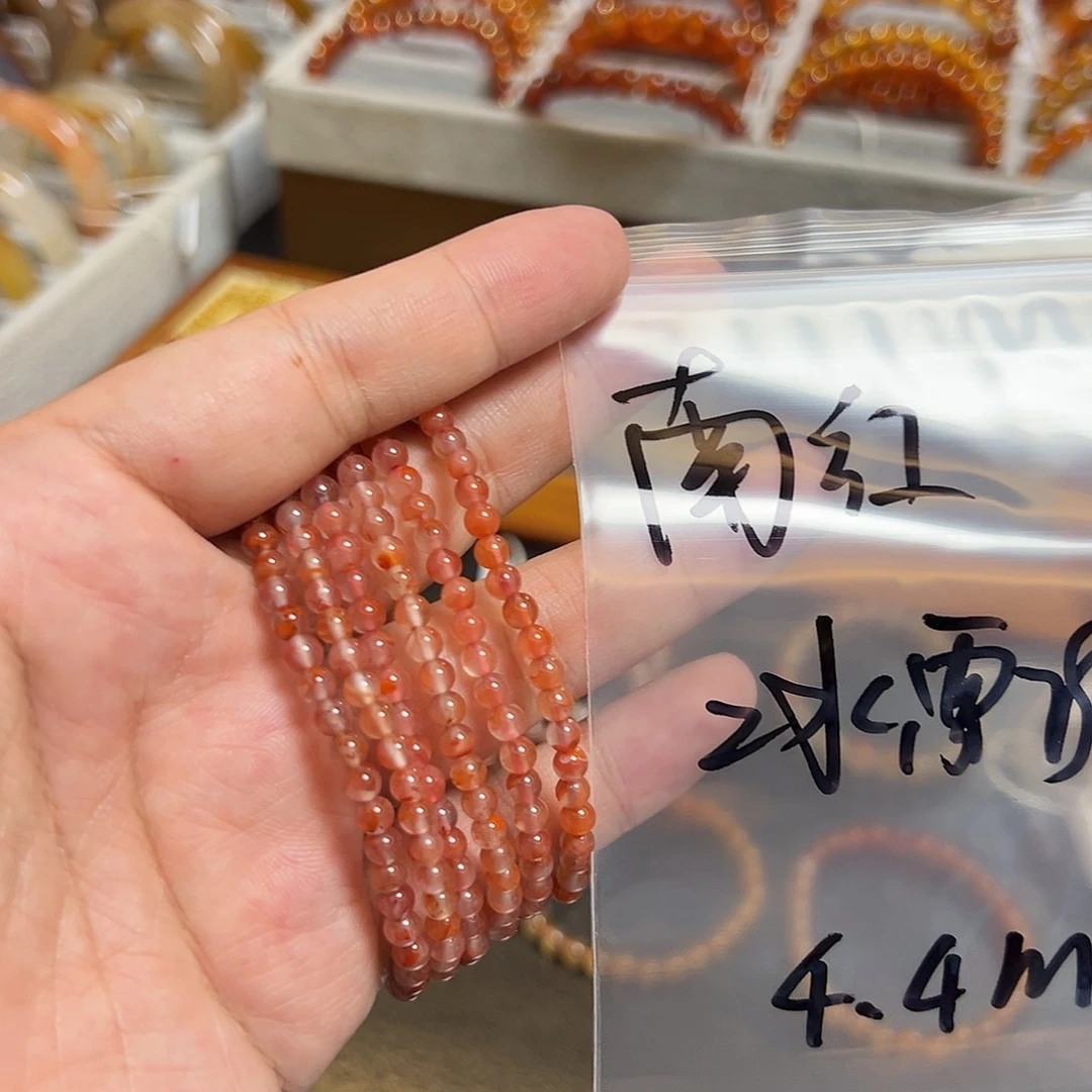 玛瑙/玉髓未镶嵌珠宝半成品其中一条