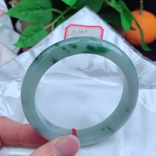 翡翠手镯未镶嵌   正圈56 冰飘花