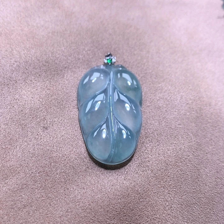 颈饰18K金镶嵌翡翠缅甸翡翠