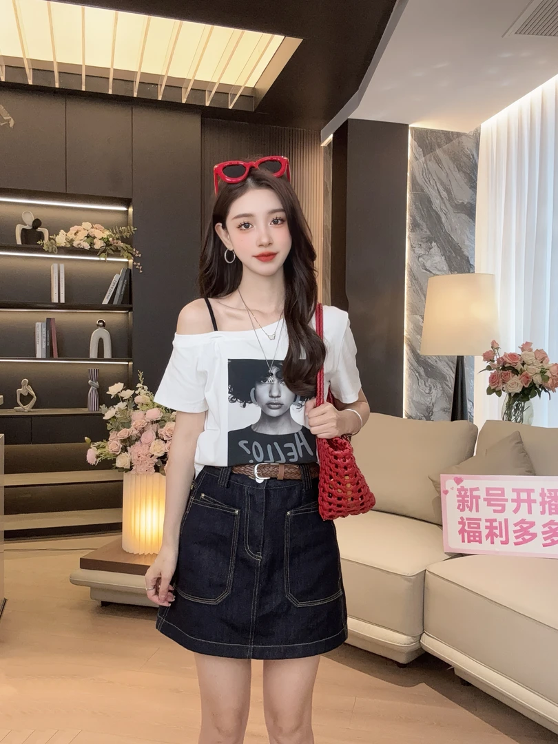 【摩登都市】夏季新款斜领露肩时尚感休闲百搭短袖T恤T1425