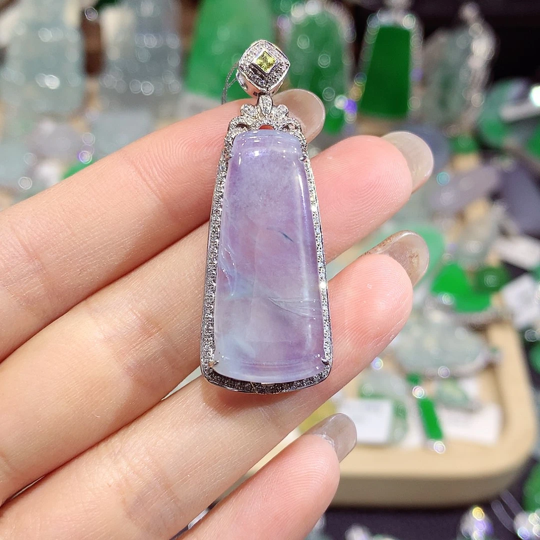 翡翠18K金镶嵌颈饰竹节