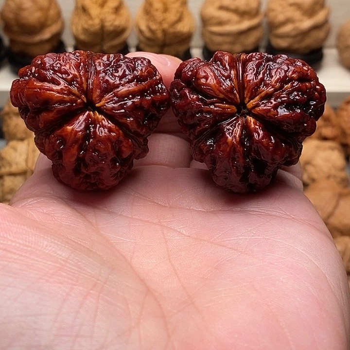 文玩核桃把件溜*………………………………