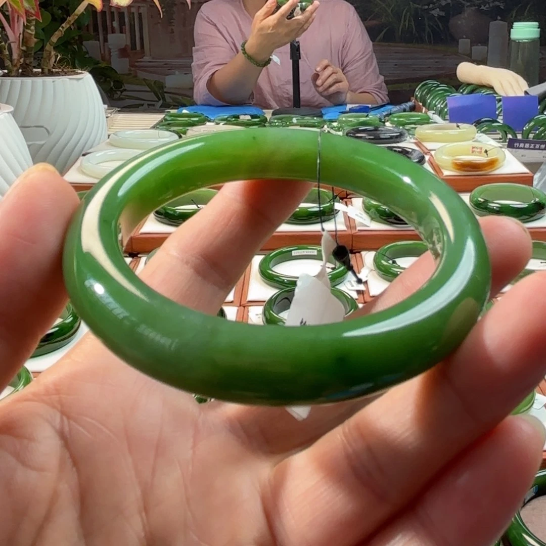 和田玉（碧玉）手镯未镶嵌陈*