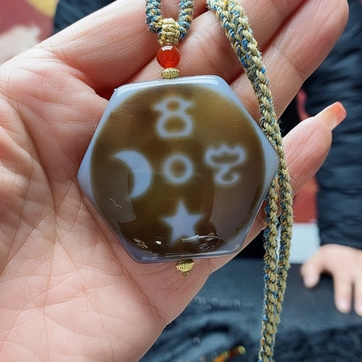 玛瑙/玉髓颈饰合金
