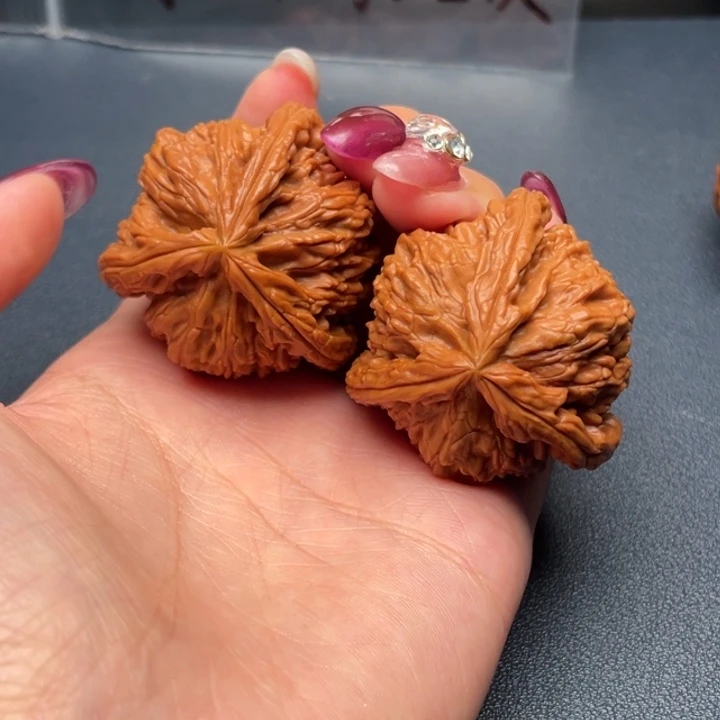 诚***下吊坠文玩核桃白狮子