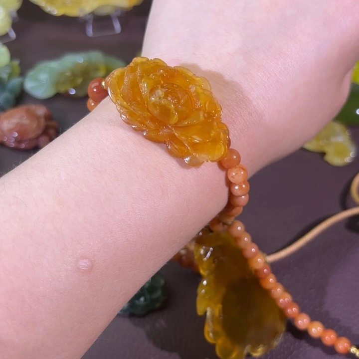 未镶嵌蛇纹石玉颈饰欣*