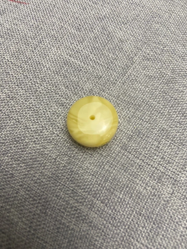 19.7mm微瑕蜜蜡扣子