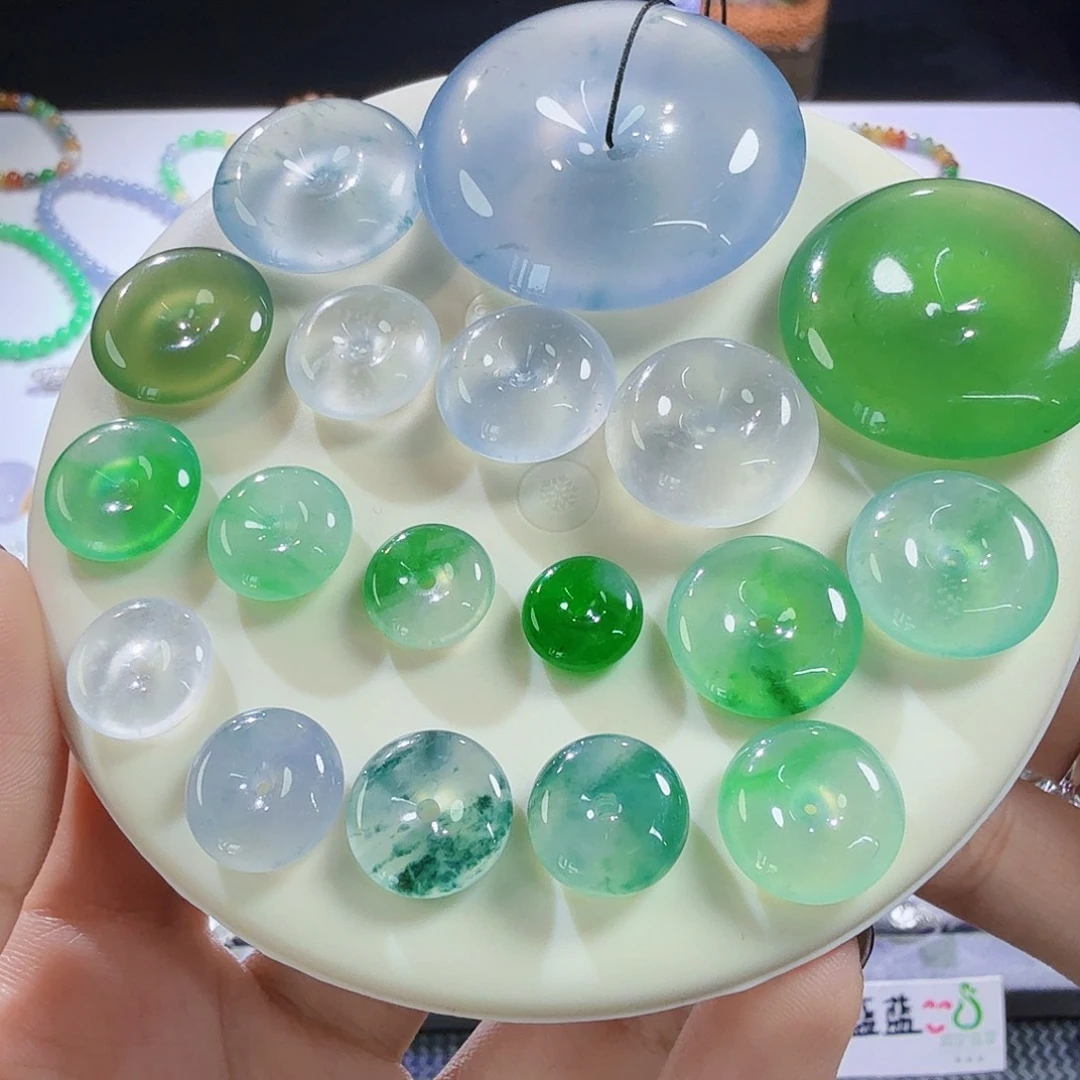翡翠未镶嵌颈饰欢迎点菜
