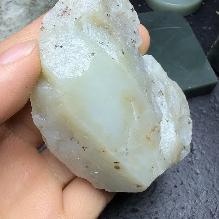 和田玉（糖玉）未镶嵌珠宝奇石