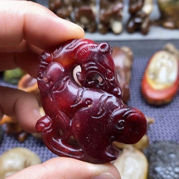 未镶嵌蛇纹石玉颈饰