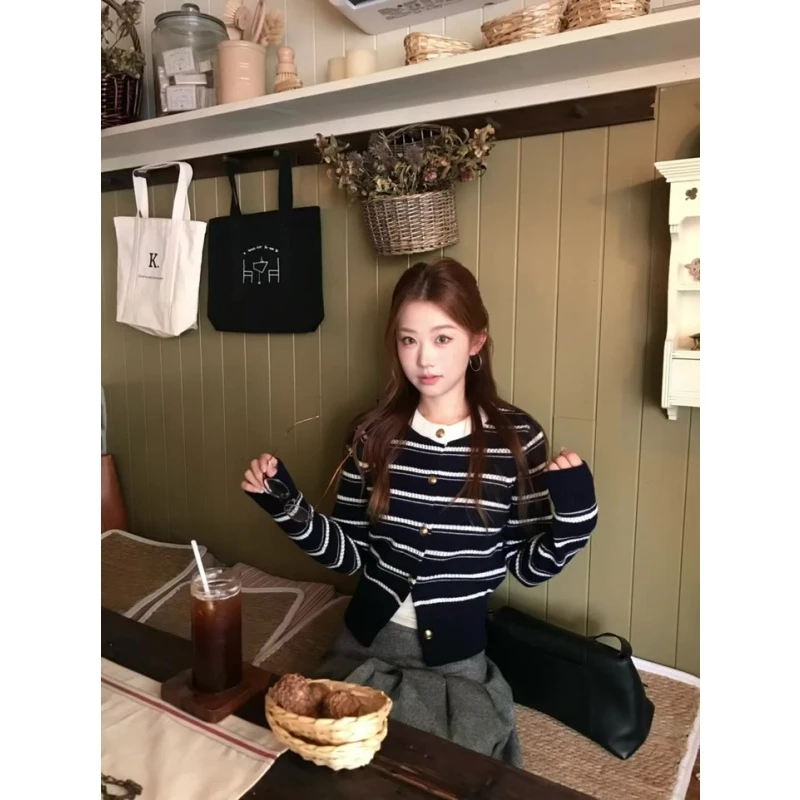MARIE.COCO学院风穿搭条纹拼接针织衫上衣女秋季新款百褶半身裙子