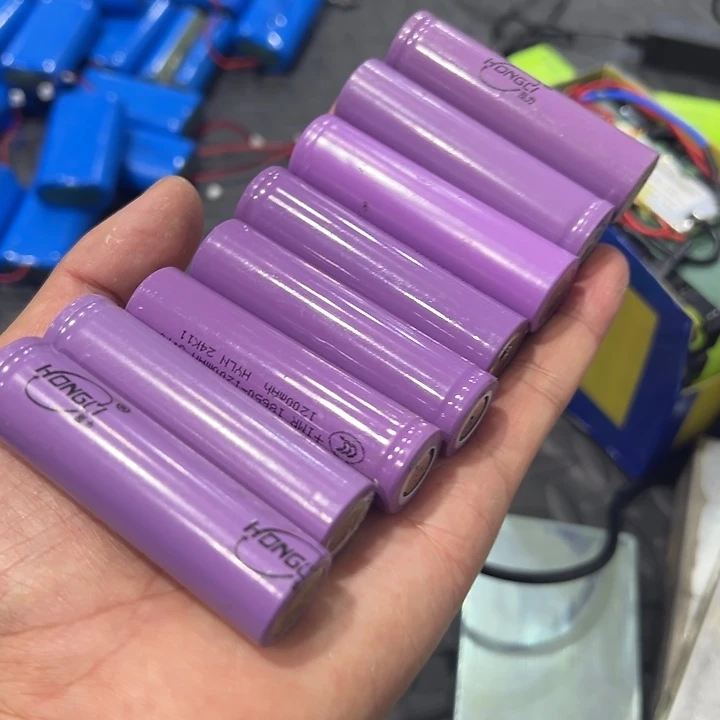 桑蚕丝18658电池8个