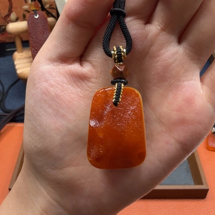 蜜蜡未镶嵌吊坠(赠链)23