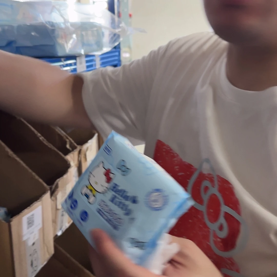 凯蒂猫湿巾3包可爱