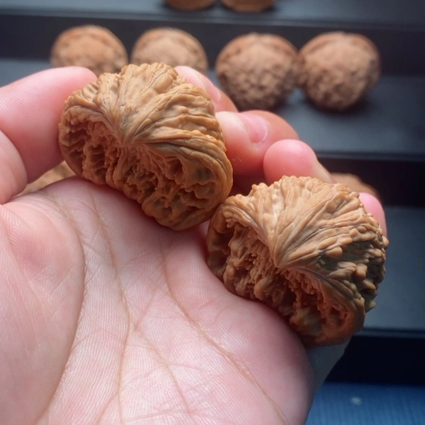 【闪购商品】吊坠文玩核桃塔尖舌头