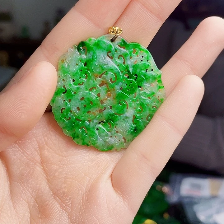 翡翠18K金镶嵌颈饰多样性