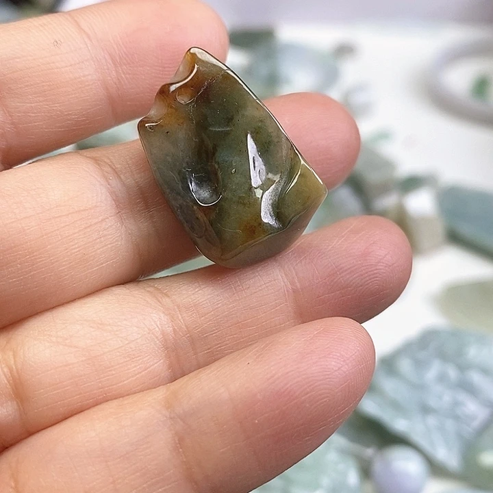 翡翠未镶嵌颈饰天然翡翠48