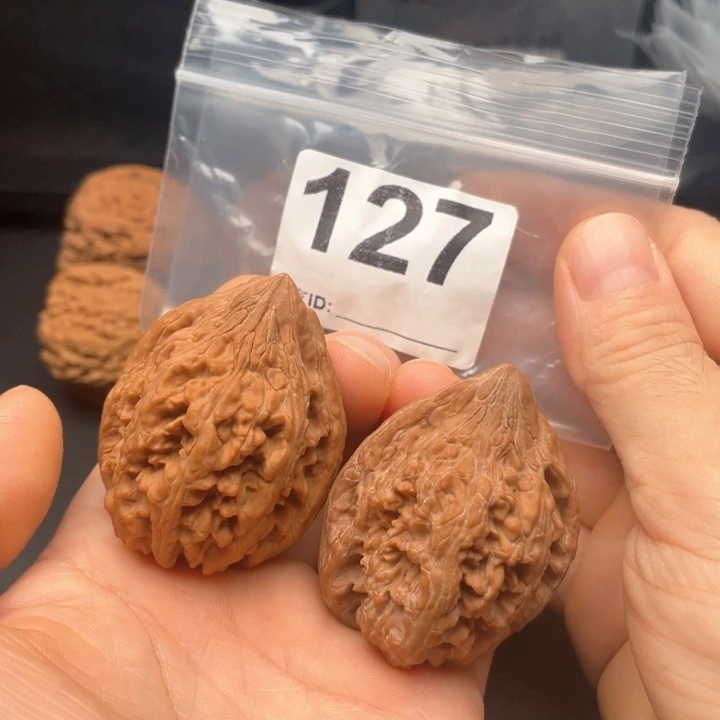 文玩核桃把件大孤石38
