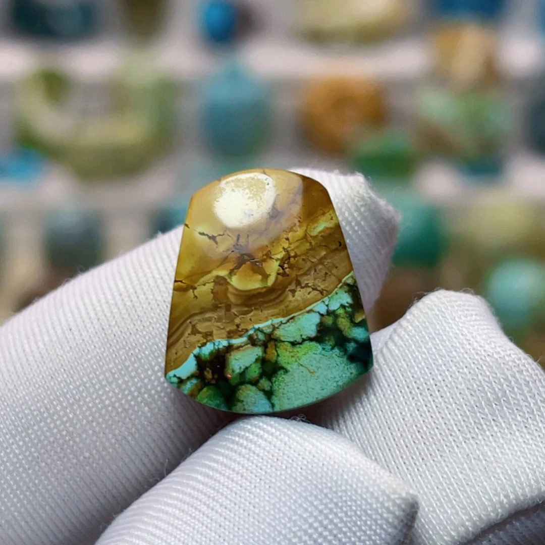 林****绿松石未镶嵌珠宝奇石