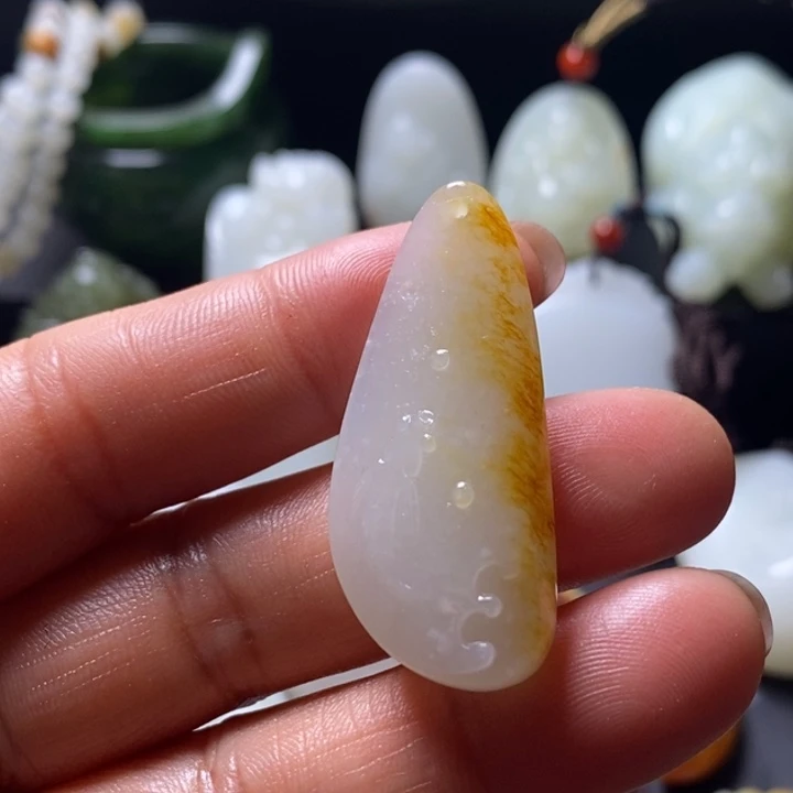 和田玉（糖玉）未镶嵌颈饰