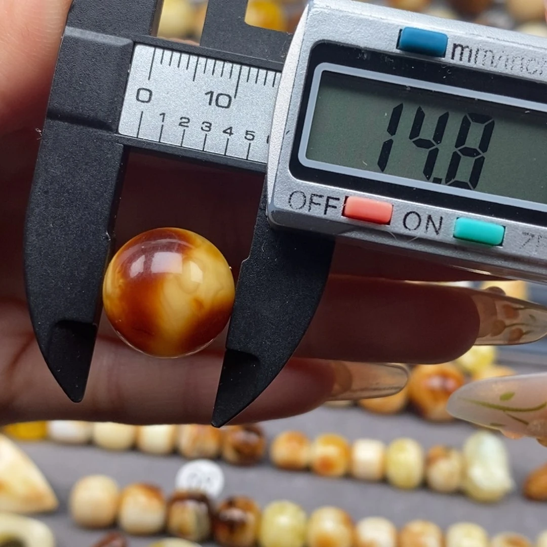 蜜蜡珠宝奇石未镶嵌