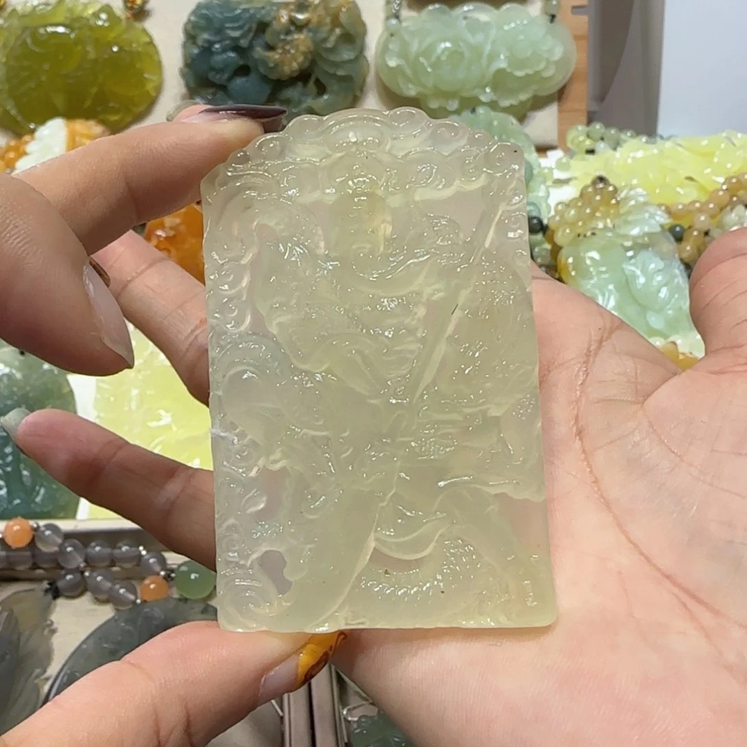 未镶嵌蛇纹石玉吊坠