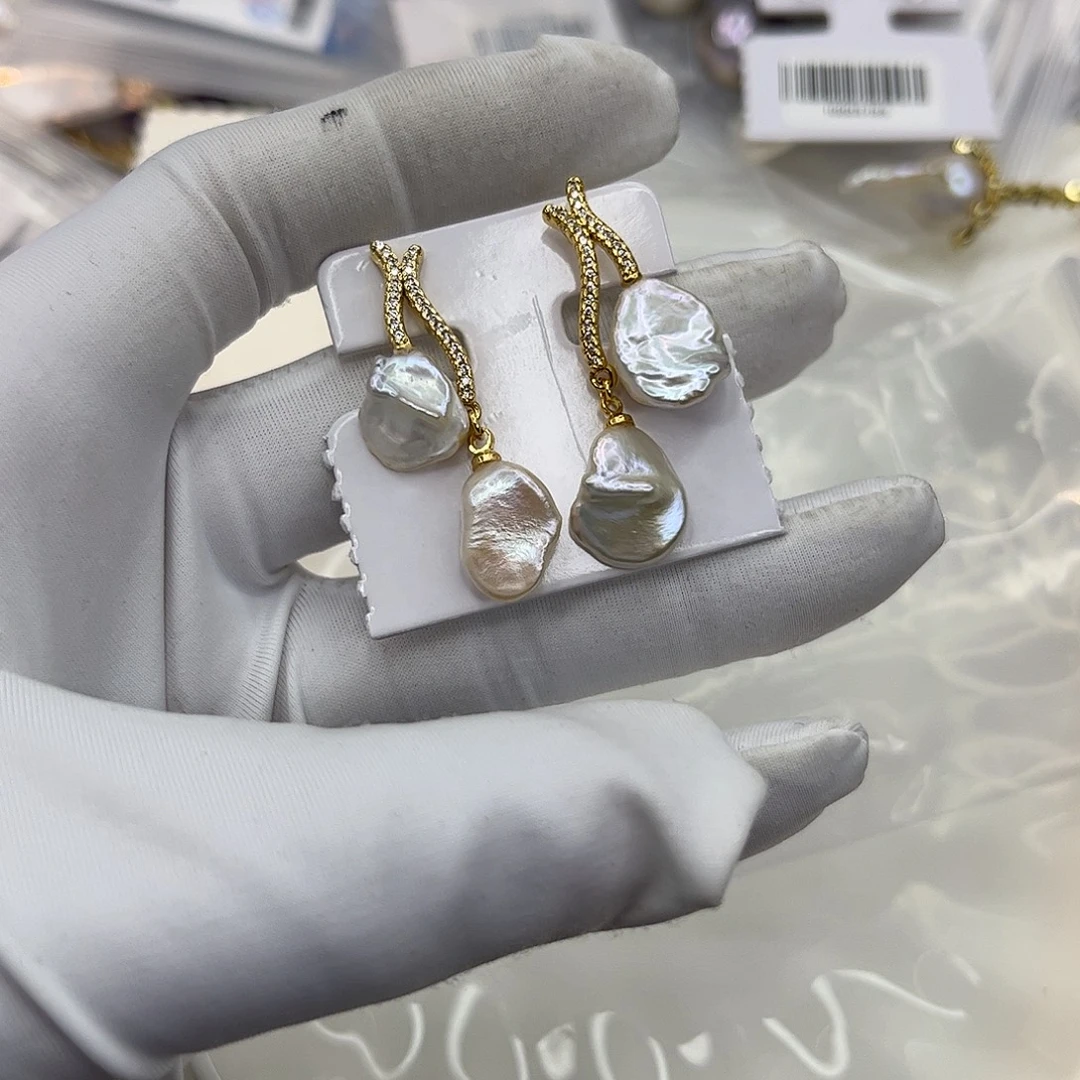 淡水珍珠合金耳饰