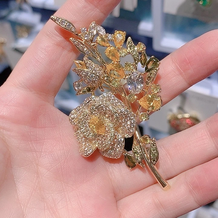 锆石铜合金奢华玫瑰花胸针