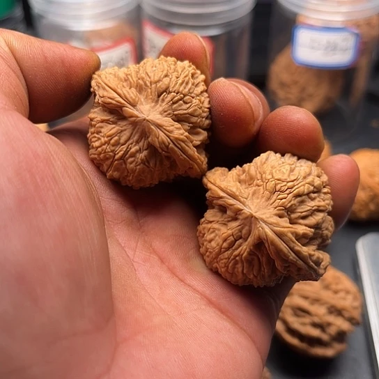 文玩核桃把件南疆42