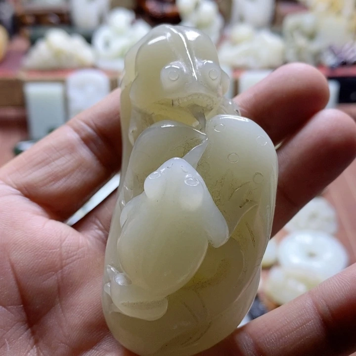 和田玉颈饰未镶嵌