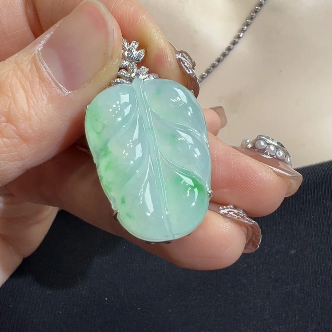 翡翠吊坠(不含链)18K金镶嵌