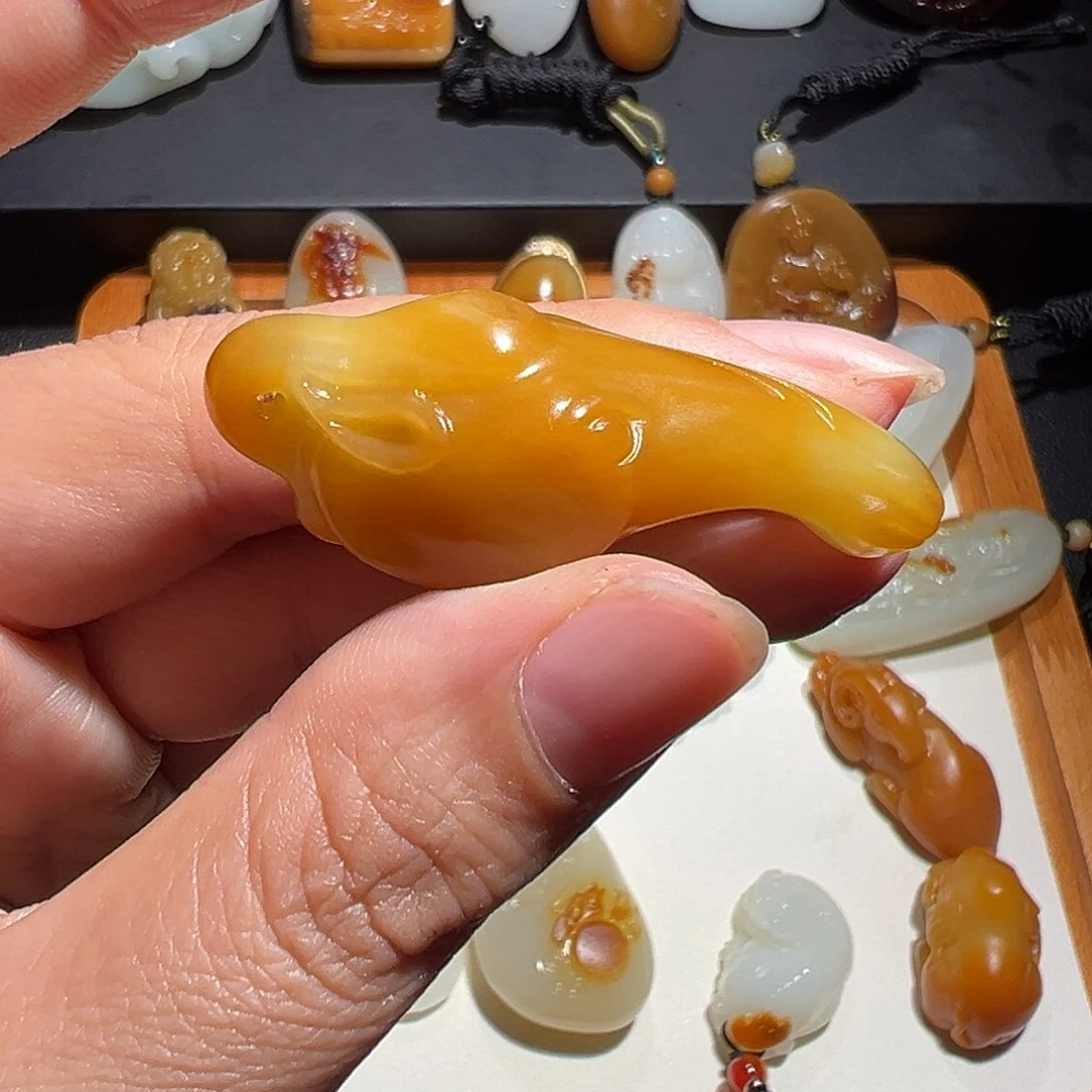 和田玉未镶嵌玉牌