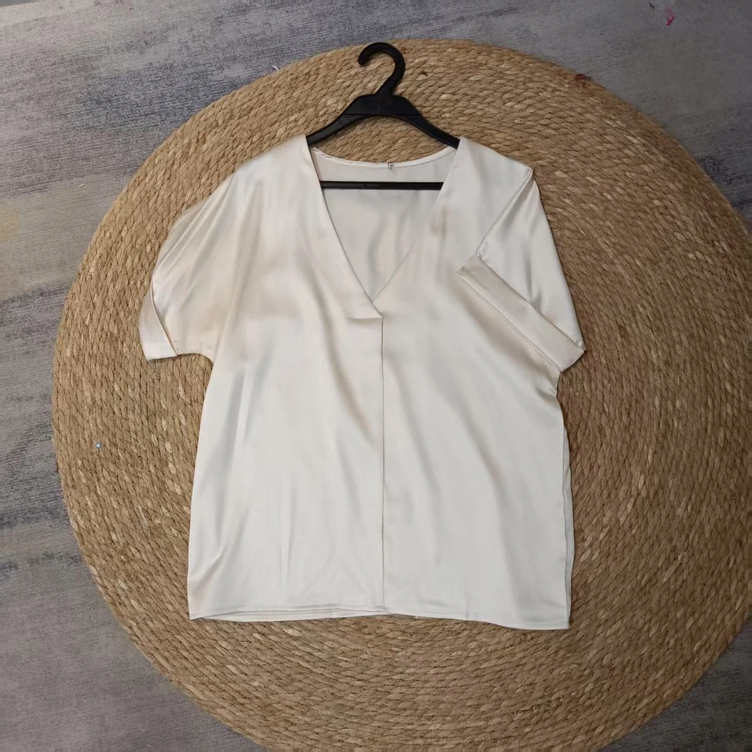 唯琳剪标   4仓T4-4-5713款   米白短袖V领上衣